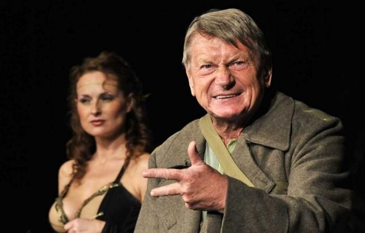 S PYDLOU V ZÁDECH - DS Josefa Dvořáka