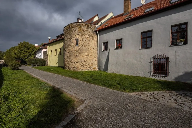 Image 1