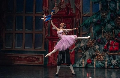LOUSKÁČEK - - European Classical Ballet