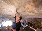 Malby v kostele sv. Ignáce znovu ožívají pod rukama restaurátorů