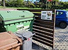 Nové cedule na kontejnerových stáních