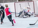 FOTO: Hokejbalem proti drogám