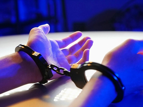 Policisté muže obvinili z trestného činu vydírání