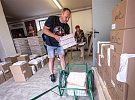 Přípravy vrcholí. Začíná roznos lístků a vydávají se voličské průkazy