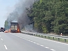 PLAMENY NA D1! Kamion vzplál za plného provozu, dálnice ve směru na Prahu zcela zavřená