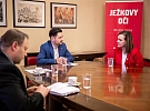 Vytříděné oblečení musí pomáhat. Nemělo by končit v odpadu