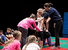 Cirkus do škol: Děti se učí netopýra, okýnko i jelínka
