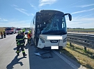 Dopravní nehoda na 152. km dálnice D1 ve směru jízdy na Prahu, kde došlo zde ke střetu nákladního vozidla a autobusu
