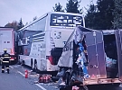 Dopravní nehoda na D1 nákladní soupravy s autobusem